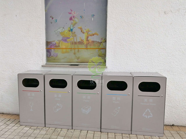 深圳公園不銹鋼噴塑組合分類(lèi)垃圾桶
