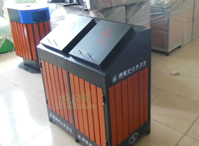 環(huán)保鋼木分類(lèi)圾桶工廠倉(cāng)庫(kù)圖