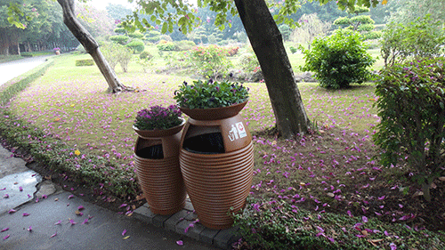 汕頭玻璃鋼花盆垃圾桶，點綴公園好環(huán)境。