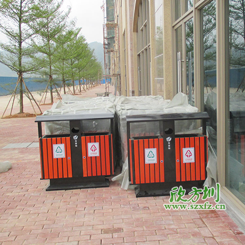 廣州清遠地產物業(yè)公司，增添欣方圳鋼木垃圾桶
