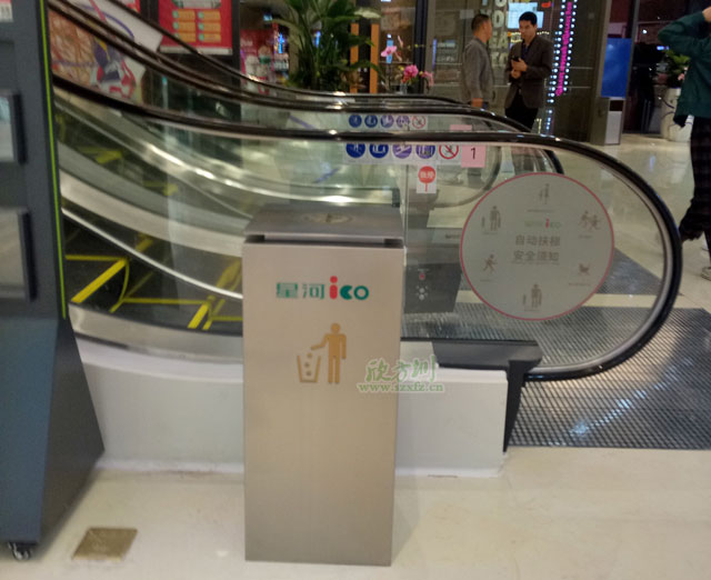 深圳星河iCO不銹鋼垃圾桶廠家生產及現(xiàn)場擺放圖